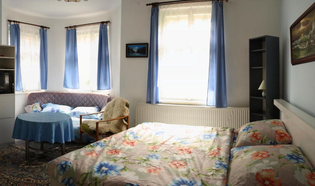 Bungalovy a ubytování Ratibořice- Zlíč Česká Skalice Habitación foto